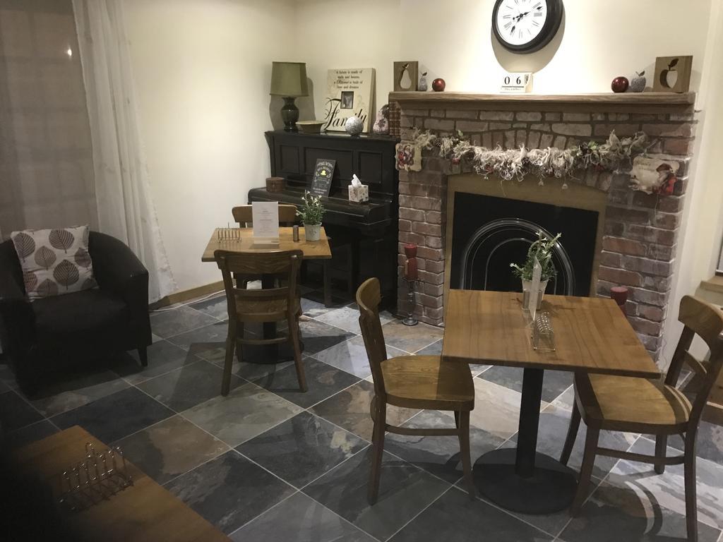 Deri-Down Guest House Abergavenny Extérieur photo