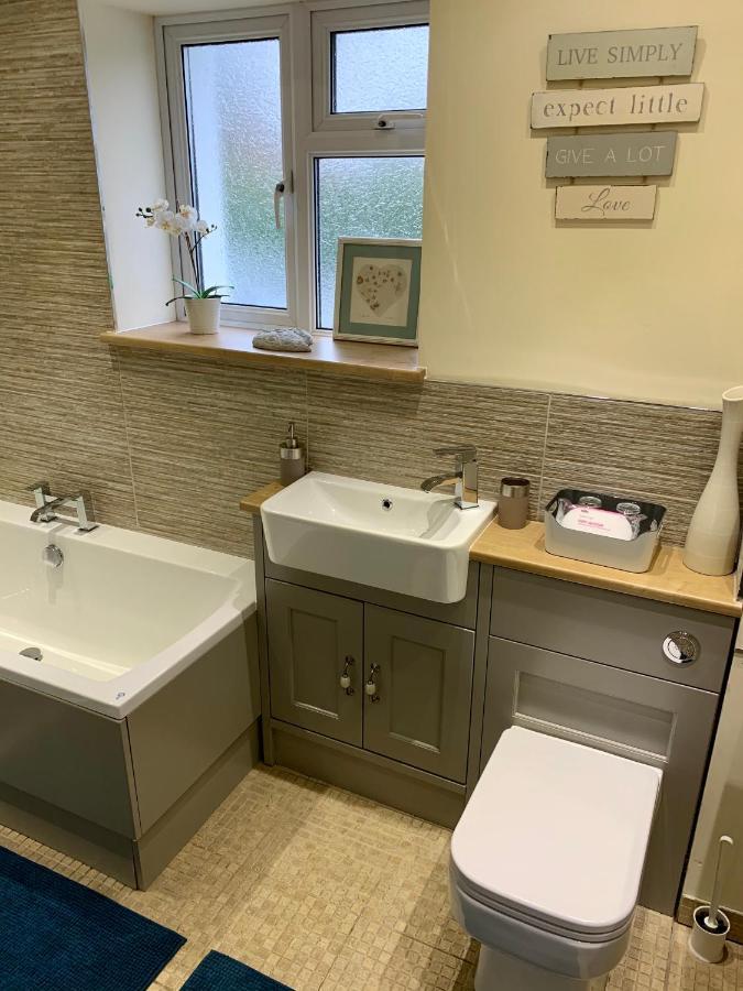 Deri-Down Guest House Abergavenny Extérieur photo